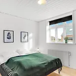 Cozy In With Kitchen 度假居